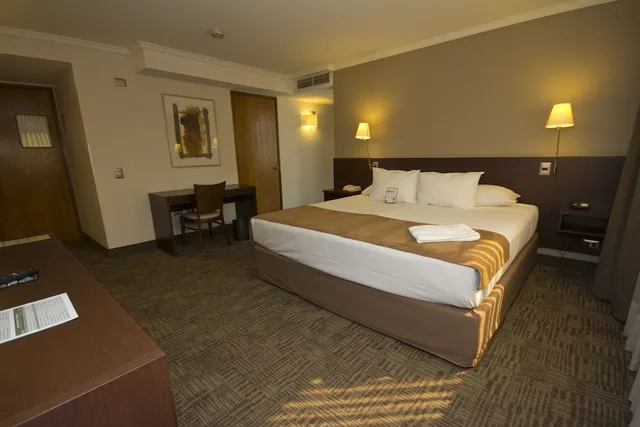 غرفة عائلية بسريرين كوين، Hotel Director Vitacura 1/5