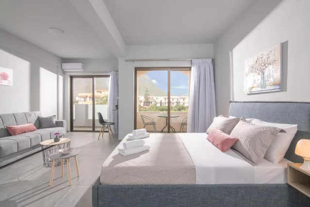 غرفة سوبيريور ثلاثية، Golden Sunlight hotel 2/10