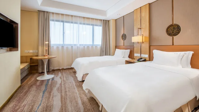 Executive, Twin Beds, Holiday Inn Hefei 3/7
