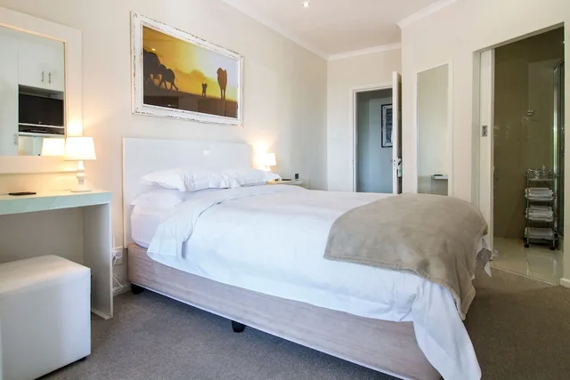 1 Bedroom, Classic, Queen Bed, Lagoon View, South Villa Guesthouse 4/4