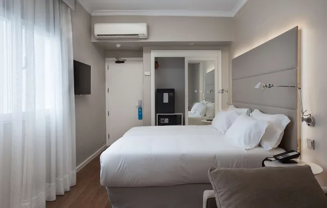 غرفة قياسية بسرير كوين، Nh Las Palmas Playa Las Canteras 3/5