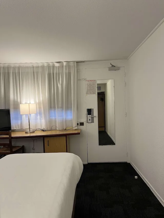 غرفة قياسية بسريرين منفصلين، Kyriad Direct Marseille Ouest Martigues 1/10