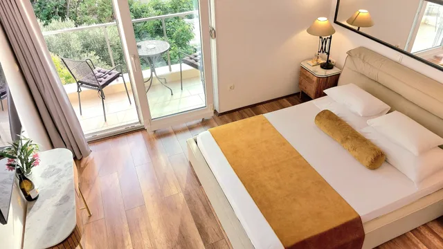غرفة سوبيريور بسرير كوين بشرفة بإطلالة جزئية على البحر، Refresh Boutique Apartments 6/10