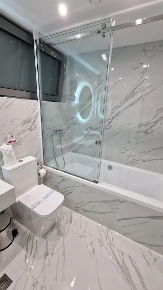 Junior Suite, Studio, 4 Beds، INTERNATIONAL ATENE HOTEL 1/2
