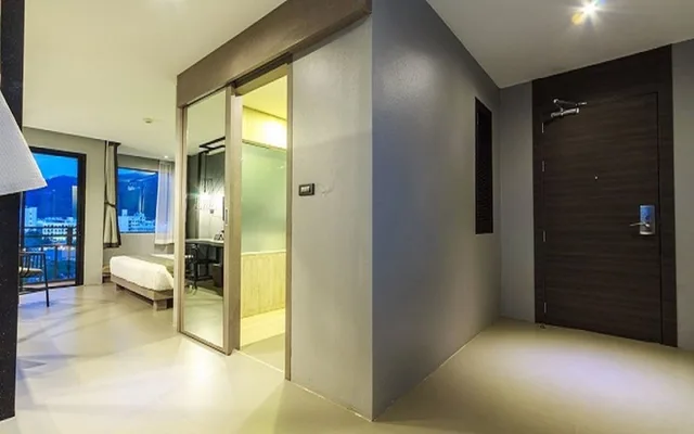 غرفة ديلوكس بسرير مزدوج بشرفة، Mazi Design Hotel By Kalima Patong 5/5