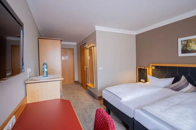 Room, King Bed, Hotel Tanne Ilmenau 1/4