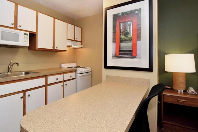 Room, 2 Double Beds, Kitchen, Studio 6 Extended Stay South Bend Mishawaka South IN 9/10
