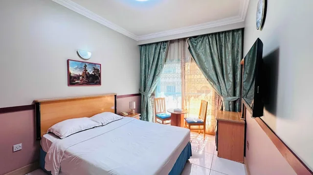 غرفة قياسية مزدوجة بسرير كينج، Palette San Marino Hotel 1/10
