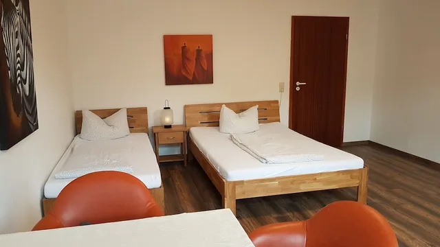 Basic, Twin Beds, Shared Bathroom, Bonifatia Apos S Phoenix 1/3