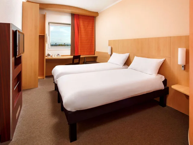 Family, Double Bed, Working Area، IBIS NOTTINGHAM CENTRE 6/8