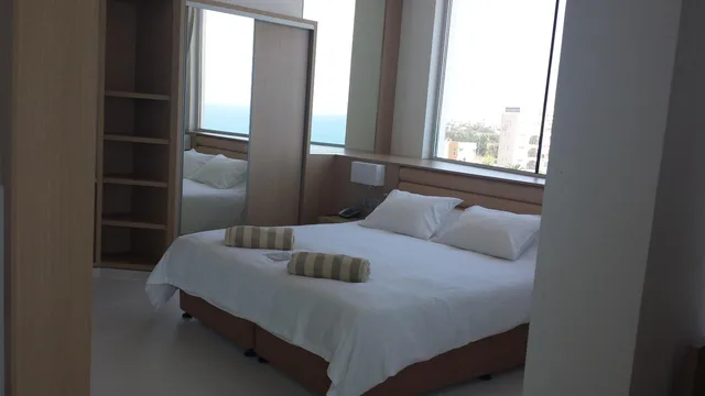 جناح بإطلالة على البحر بغرفة نوم واحدة مع أريكة، Vrissaki Beach Hotel 2/5