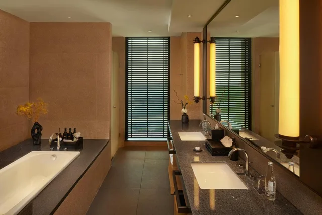 جناح جونيور، Hotel Tentrem Jakarta 5/6