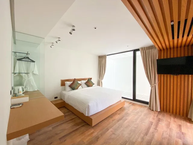 غرفة ديلوكس بسرير مزدوج بشرفة، Nirundorn Resort 2/4