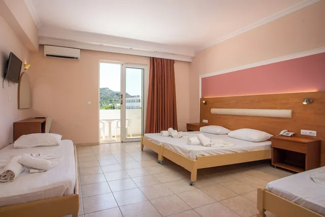غرفة أساسية بسرير مزدوج وسرير فردي، Diagoras Hotel 5/10