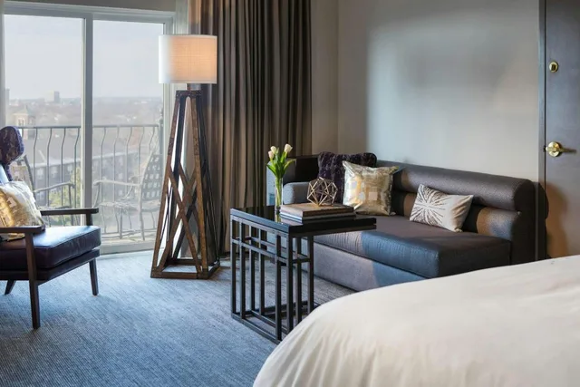 Guest Room, King Bed, Executive Level, Renaissance Waterford Oklahoma City Hotel 2/3