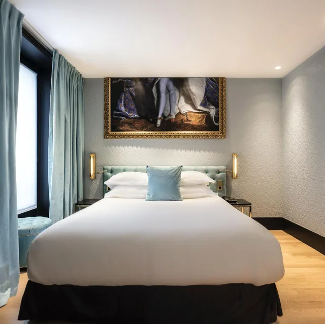 Room, Eiffel View، Hotel Eiffel Petit Louvre 3/9