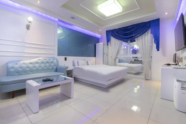 غرفة بريميوم بسرير مزدوج، Dom Hotel 3/4