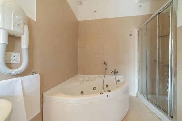 جناح جونيور، Hotel Parco Delle Fontane 9/10