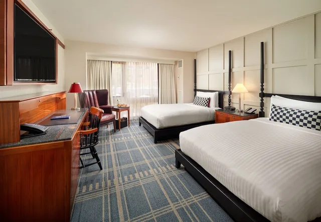 جناح بسريرين مزدوجين، The Charles Hotel 1/4