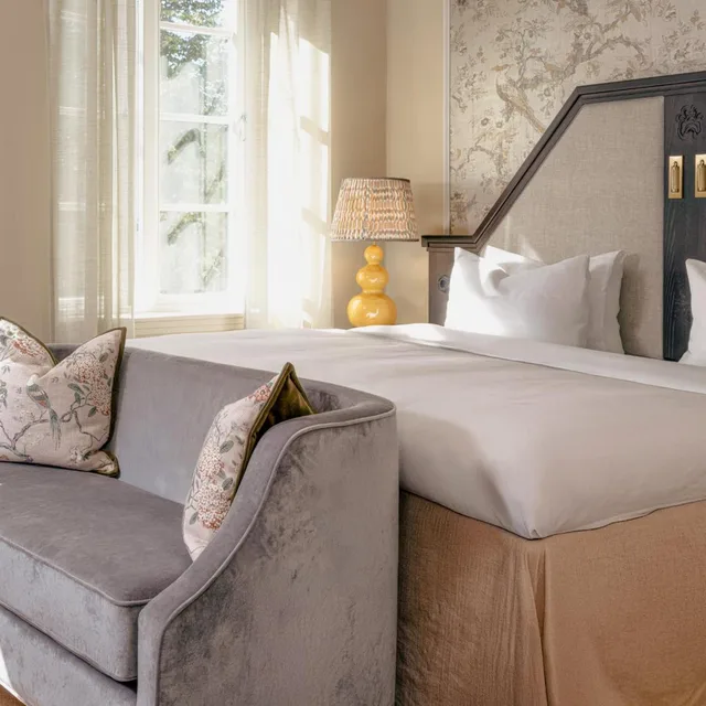 جناح جونيور بسرير كينج، Home Hotel Savoy 3/6
