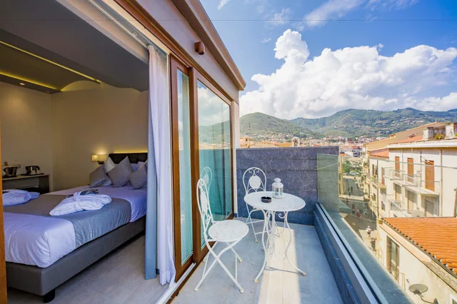 Deluxe, Queen Bed, Ossuna Bay Hotel Boutique 4/4