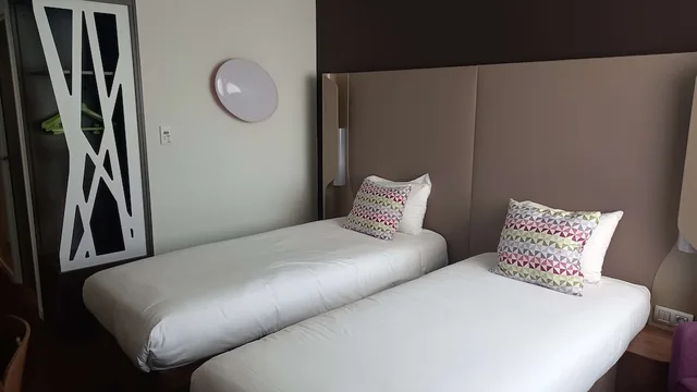 غرفة قياسية بسريرين منفصلين، Campanile Le Mans Centre Gare 9/10