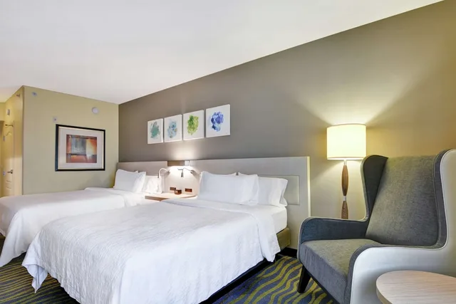 غرفة قياسية بسريرين كوين لذوي الإعاقة، Hilton Garden Inn Lake Buena Vista 2/2