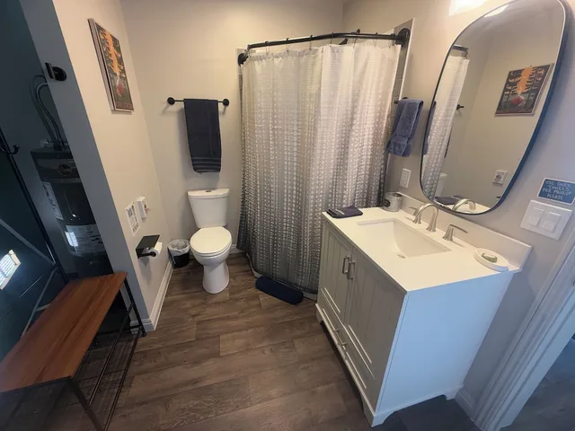 Luxury, Queen Bed, Sofa, Dome 8, Bryce Glamp And Camp 2/2
