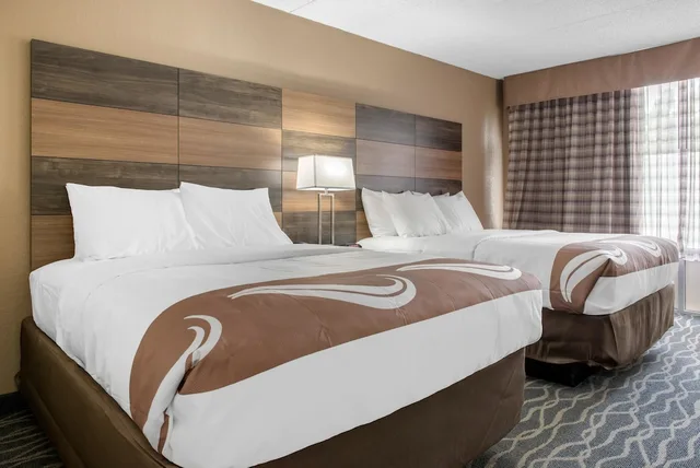 غرفة قياسية بسريرين كوين، Quality Inn And Conference Center Richmond, IN 7/10