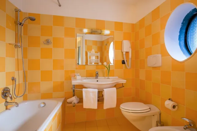 غرفة ثلاثية بسرير مزدوج وسرير فردي، Resort La Rocchetta 4/4