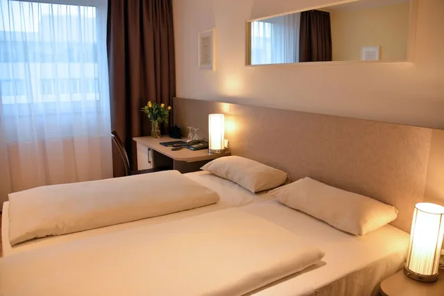 Budget, Twin Beds, No Elevator, Annex، Arthotel Munich 5/10