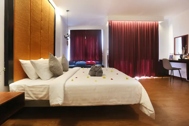 جناح جونيور بسرير كينج بإطلالة على المسبح بشرفة، Central Corner D Angkor 3/9