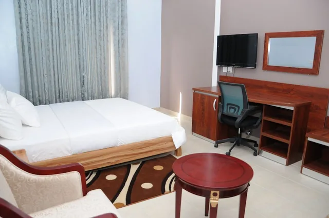 جناح بزنس بسرير كينج، Georgetown Hotel 2/2