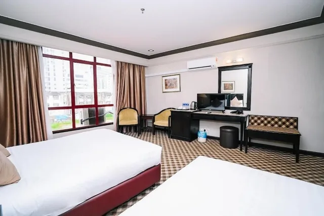 غرفة ديلوكس ثلاثية بسرير كوين وسرير فردي، Kingston Hotel 9 @ Jonker Street, Melaka 1/6