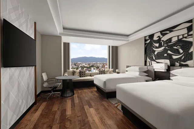 2 Bedrooms, Royal, Penthouse Suite, Suite, Twin Beds, King Bed, Club Lounge Access، Chiang Mai Marriott Hotel 1/2