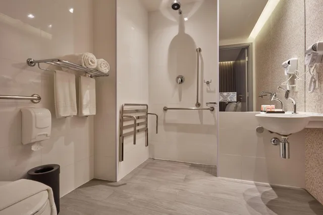 غرفة بسرير مزدوج لذوي الإعاقة، Flix Hotel 3/3