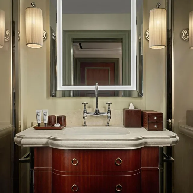 Colonial, Guest Room, Deluxe, King Bed, Club Lounge Access، Maxwell Reserve Singapore, Autograph Collection 5/5