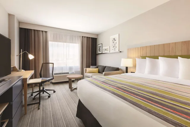 غرفة بريميوم بسرير كينج، Country Inn & Suites by Radisson, Ocean City, MD 2/3