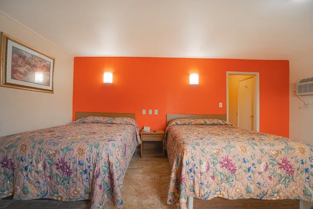 غرفة بسريرين كوين، Vali Ho Motel By OYO Weslaco Mercedes 2/7