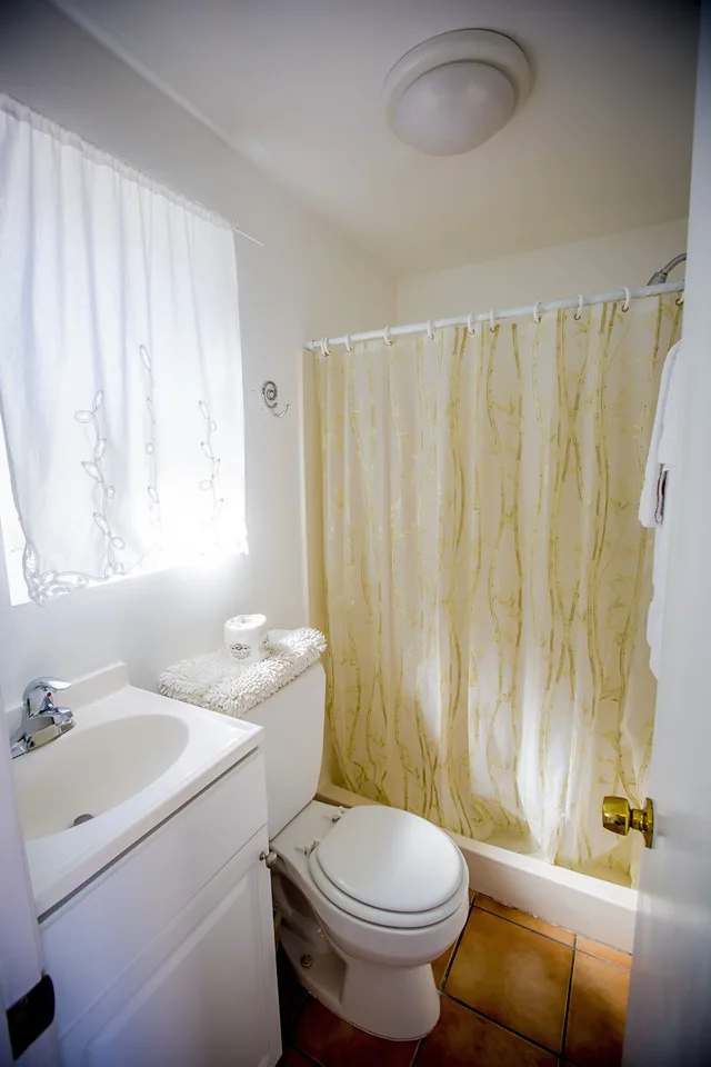 Deluxe, King Bed, Leucadia Beach Inn 5/6