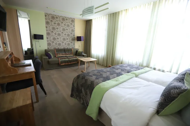 غرفة عائلية رباعية بسريرين منفصلين مع أريكة، Hotel Jupiter 5/10