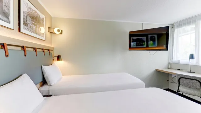 غرفة قياسية بسريرين منفصلين، CAMPANILE MOULINS - AVERMES 2/10