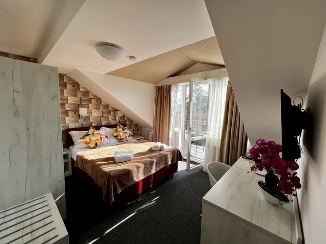 Superior, Queen Bed, Garden View, Balcony, Hotel Shato 6/10