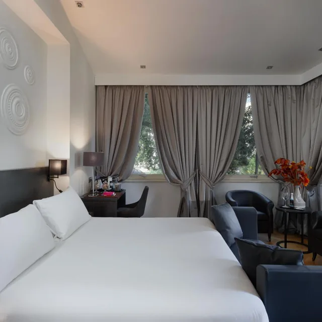 جناح جونيور، Hotel Principe Torlonia 1/10