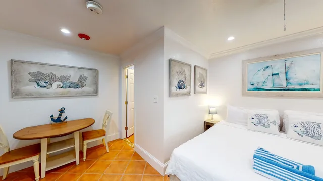 Suite, King Bed, Resort View, Terrace، Tropic Isle Beach Resort 2/10