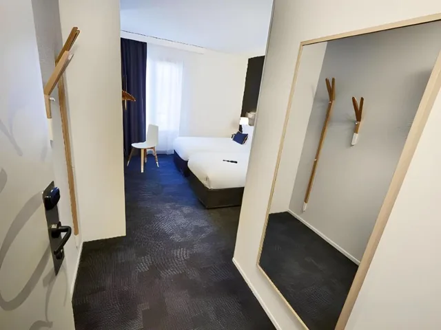 غرفة قياسية بسريرين منفصلين مع أريكة، KYRIAD BREST CENTRE 4/4