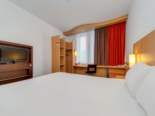 Room, Double Bed, ibis Krakow Stare Miasto 8/10