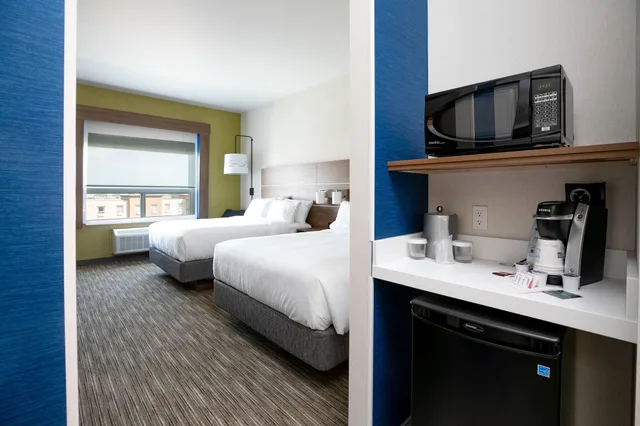 غرفة قياسية بسريرين كوين، Holiday Inn Express Lethbridge Southeast 3/3