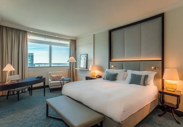 Classic, King Bed, Palace View, Club Lounge Access، Intercontinental Warsaw 2/10