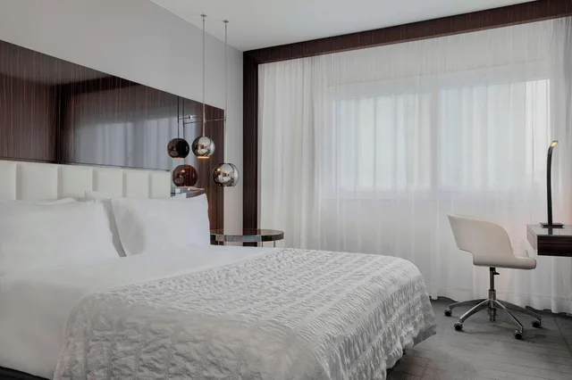جناح جونيور بسرير كينج، Le Meridien Paris Arc De Triomphe 2/7